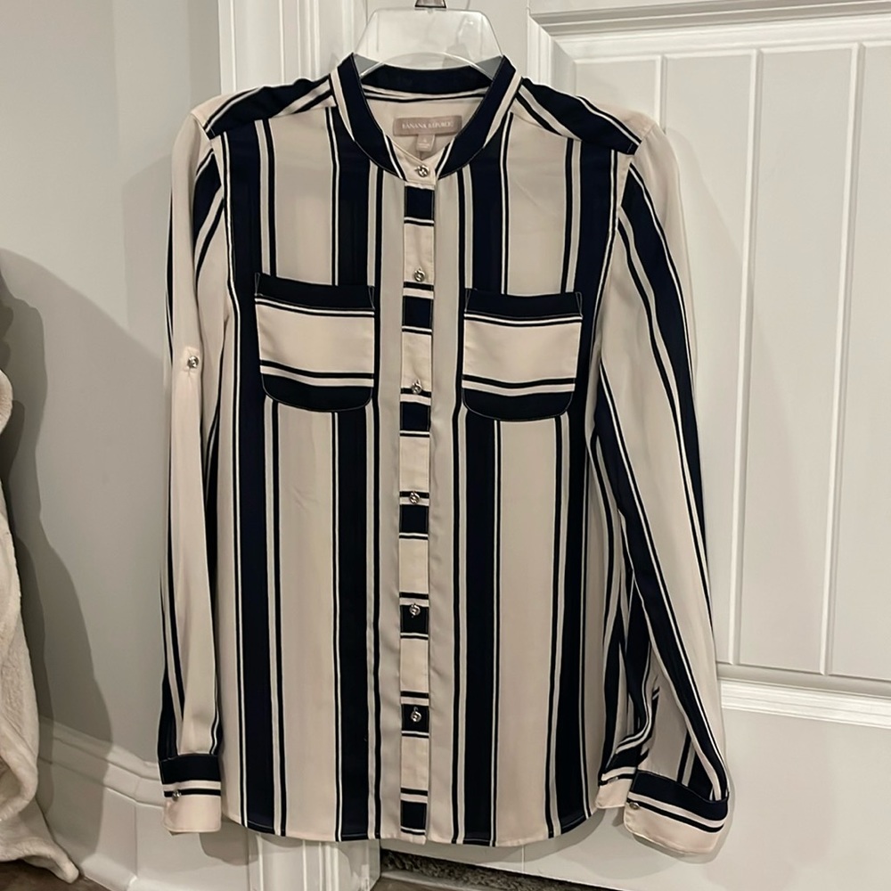 Banana Republic women’s S navy blue and white blouse.